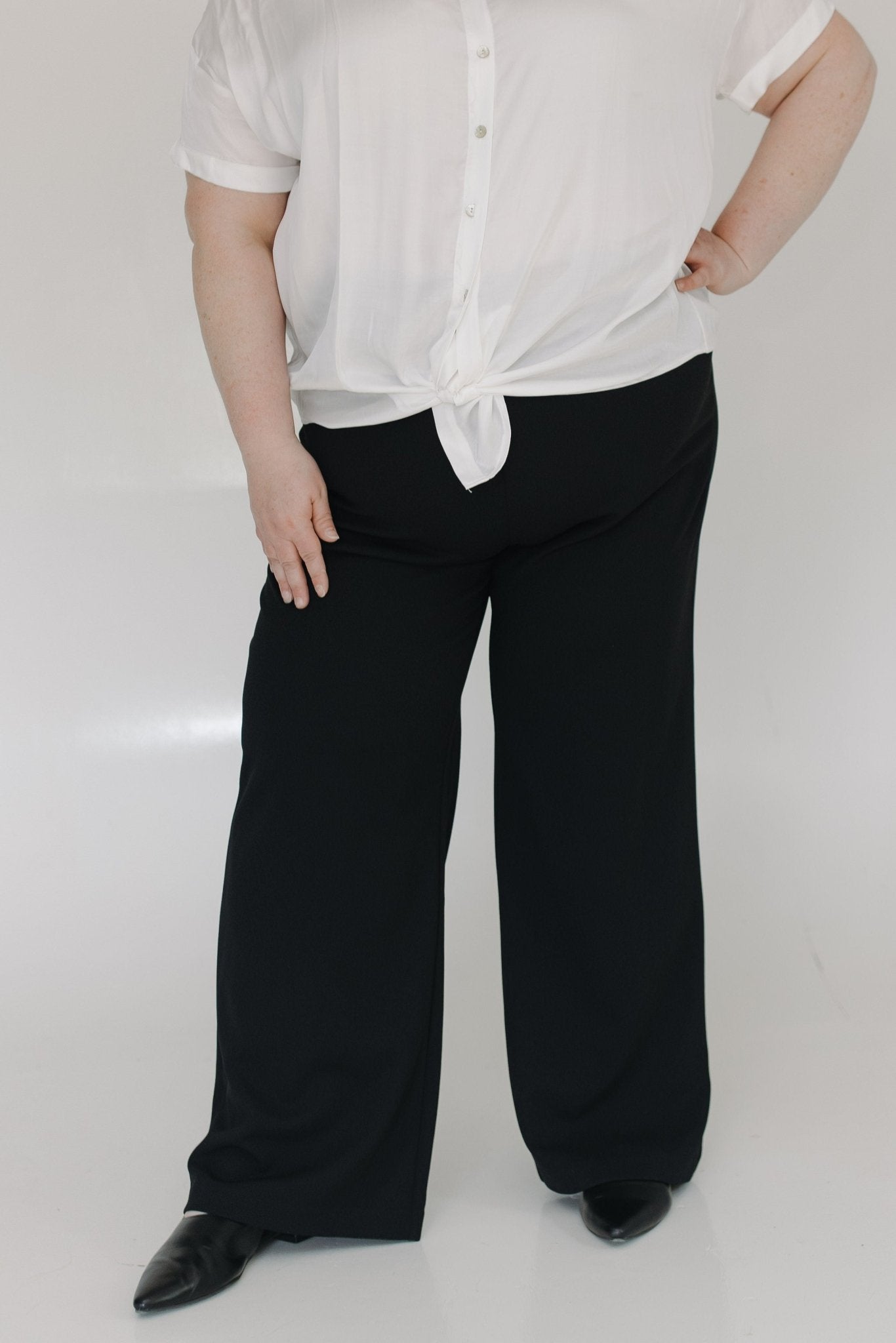 STRAIGHT LEG PULL - ON PANT IN BLACK PETITE LENGTH - Love Marlow