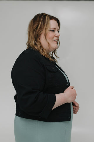 STRETCHY CROPPED DENIM JACKET IN BLACK - Love Marlow