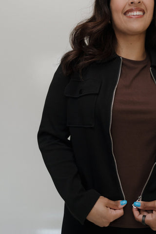 STRETCHY KNIT DOUBLE POCKET JACKET IN BLACK - Love Marlow