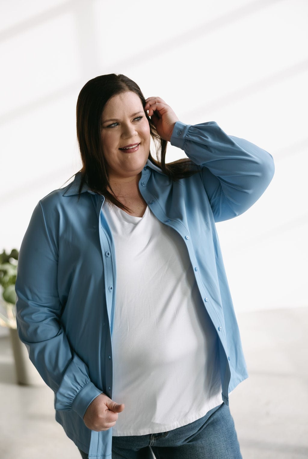 STRETCHY WRINKLE FREE BUTTON - UP BLOUSE IN SPRING BLUE - Love Marlow