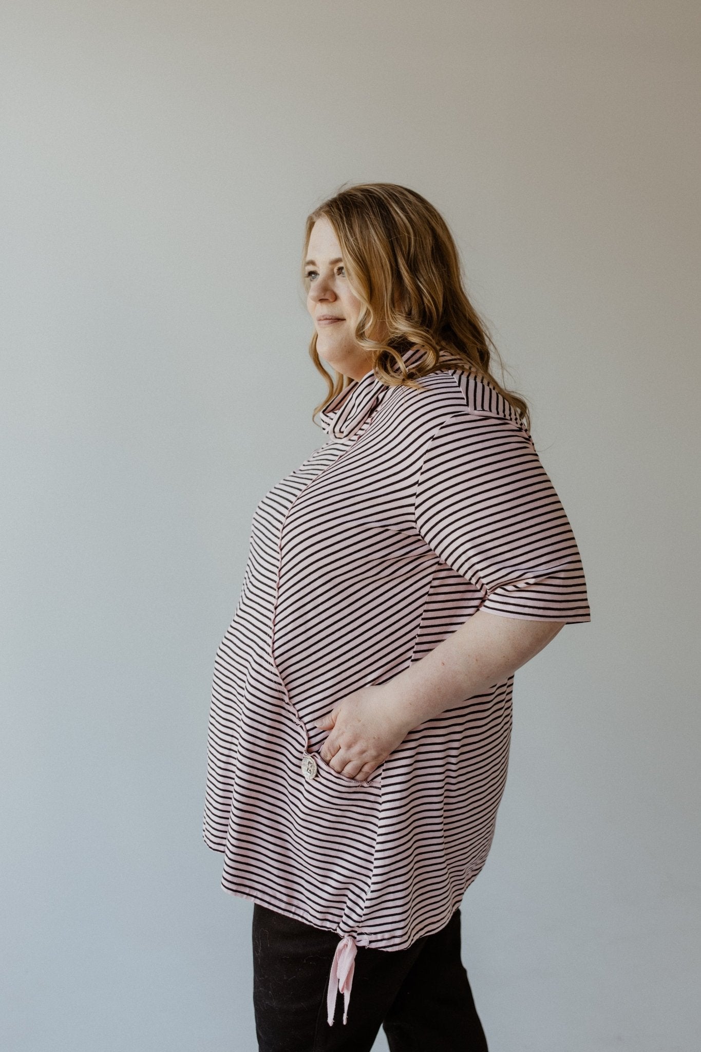 STRIPED COWL NECK SHORT SLEEVE TUNIC IN DAISY MIST - Love Marlow