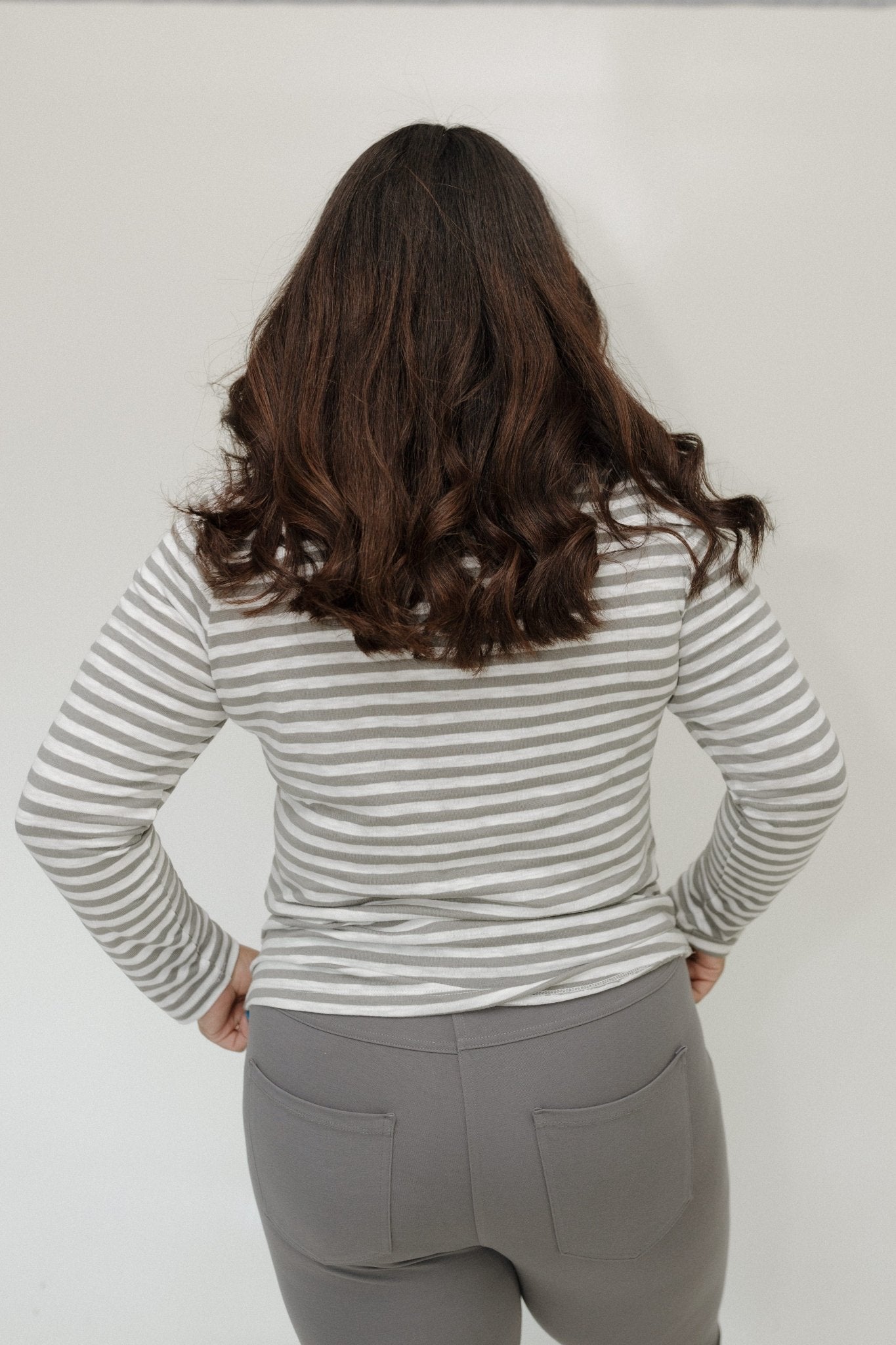 STRIPED LONG - SLEEVE TEE IN LIGHT GREY AND ECRU - Love Marlow