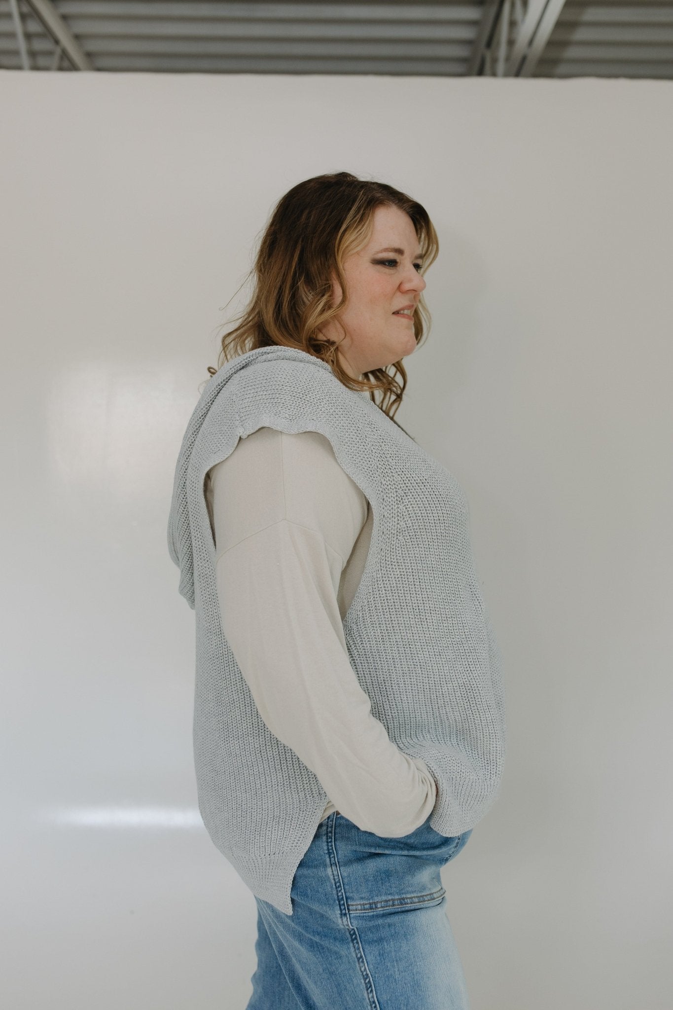 SWEATER VEST WITH HOOD - Love Marlow