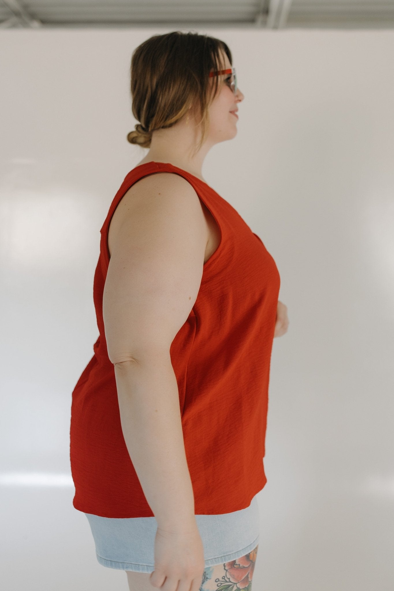 TEXTURE TANK WITH FRONT PLEAT IN CALIENTE - Love Marlow