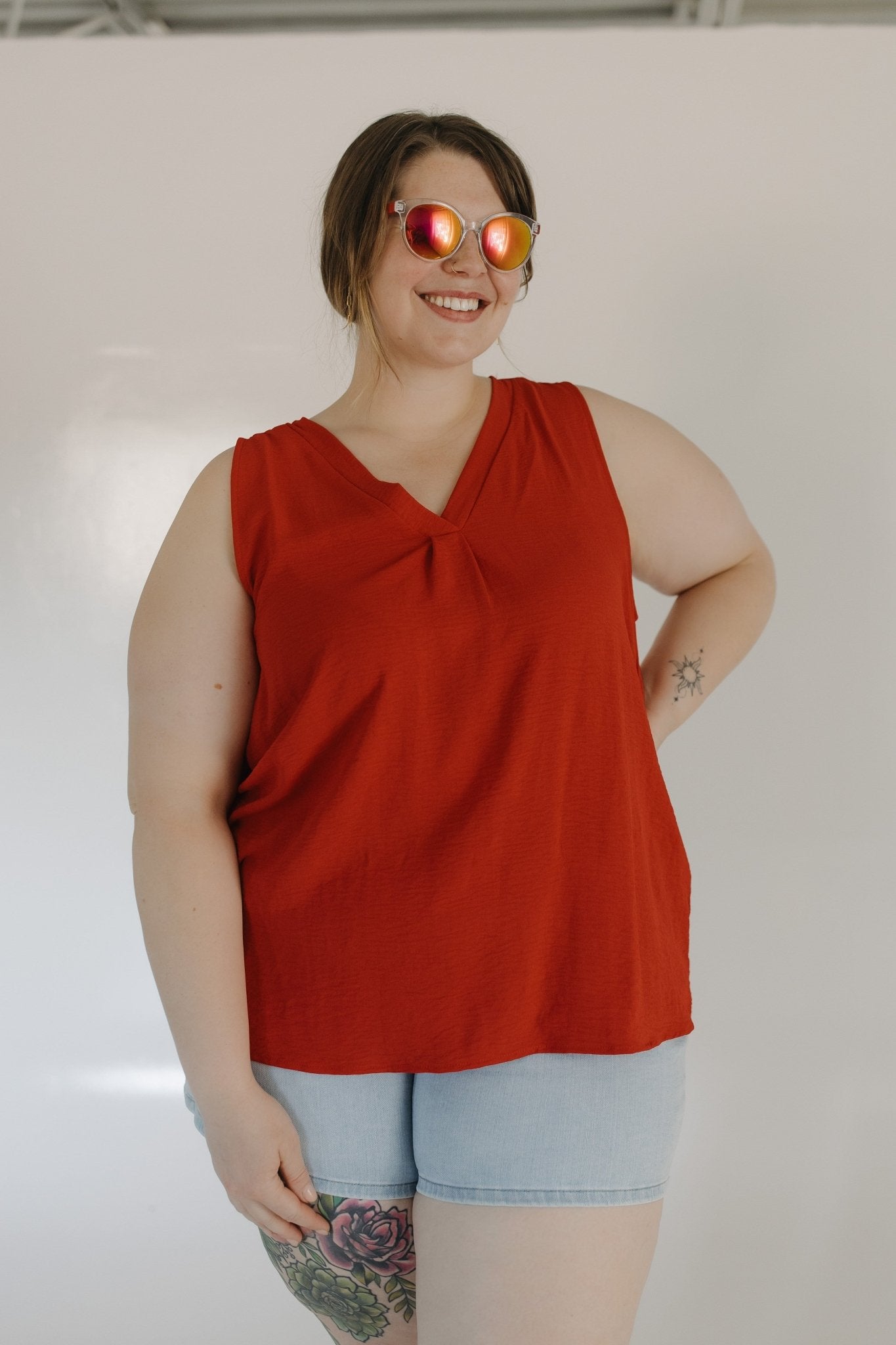 TEXTURE TANK WITH FRONT PLEAT IN CALIENTE - Love Marlow