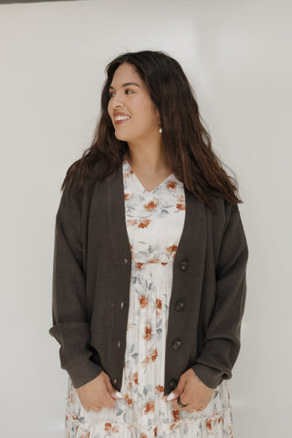 TEXTURED BUTTON FRONT CARDIGAN IN FOSSIL - Love Marlow