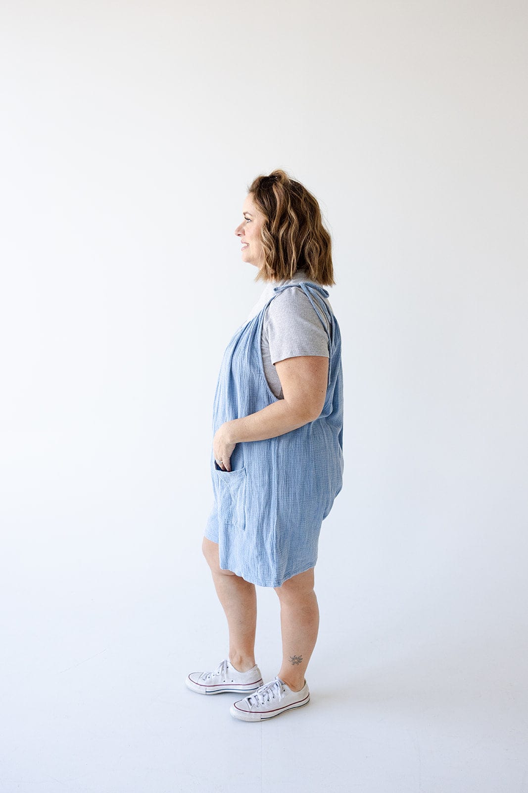 TEXTURED COTTON ROMPER IN CHAMBRAY - Love Marlow