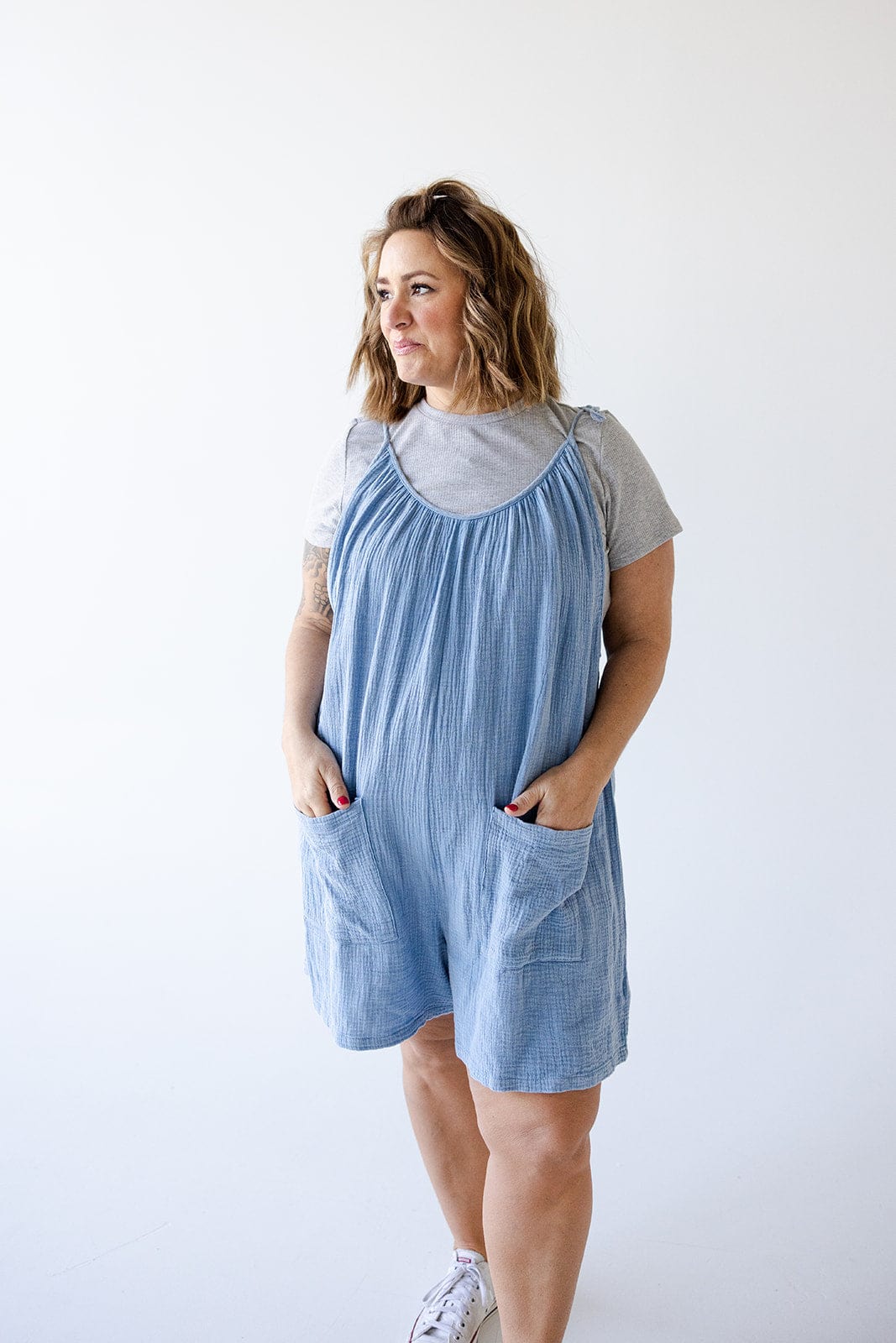TEXTURED COTTON ROMPER IN CHAMBRAY - Love Marlow