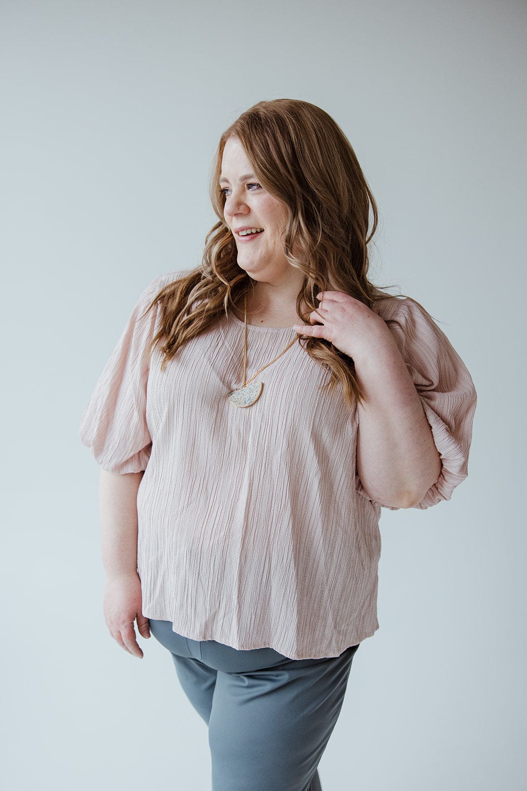 TEXTURED LONG CROP BLOUSE WITH BUBBLE SLEEVE IN ROSEWATER - Love Marlow