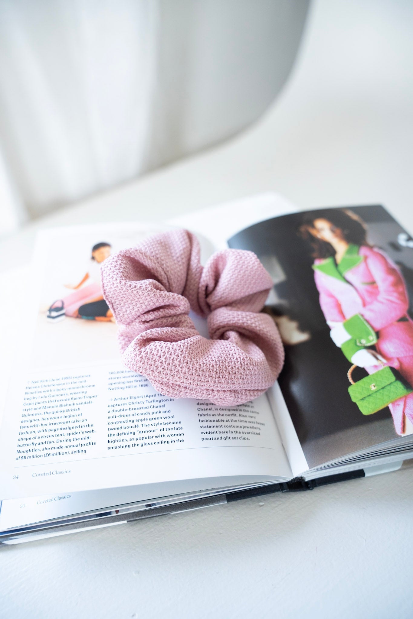 TEXTURED SCRUNCHIE IN MAUVE - Love Marlow