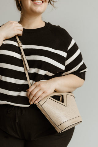TEXTURED SNAKE PRINT BUCKET BAG IN PINK - Love Marlow