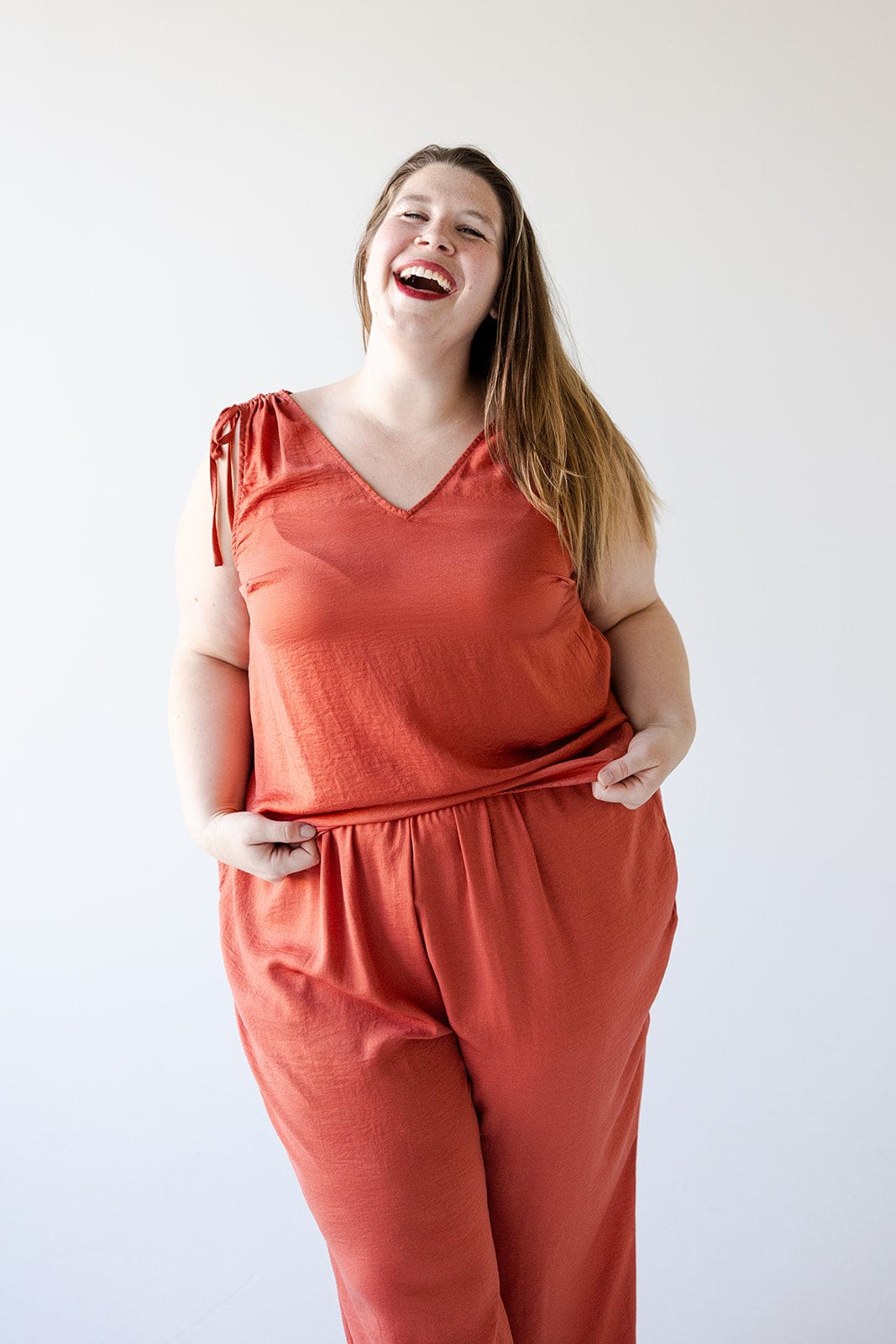 TEXTURED V - NECK RUCHED STRAP SATIN TANK IN COPPER - Love Marlow