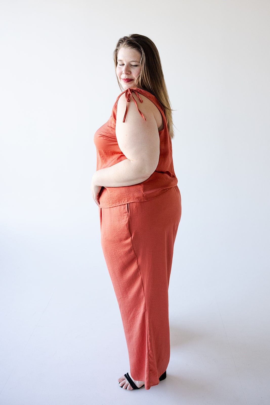 TEXTURED V - NECK RUCHED STRAP SATIN TANK IN COPPER - Love Marlow