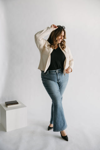 TEXTURED V - NECK TANK WITH WIDE STRAPS IN BLACK - Love Marlow