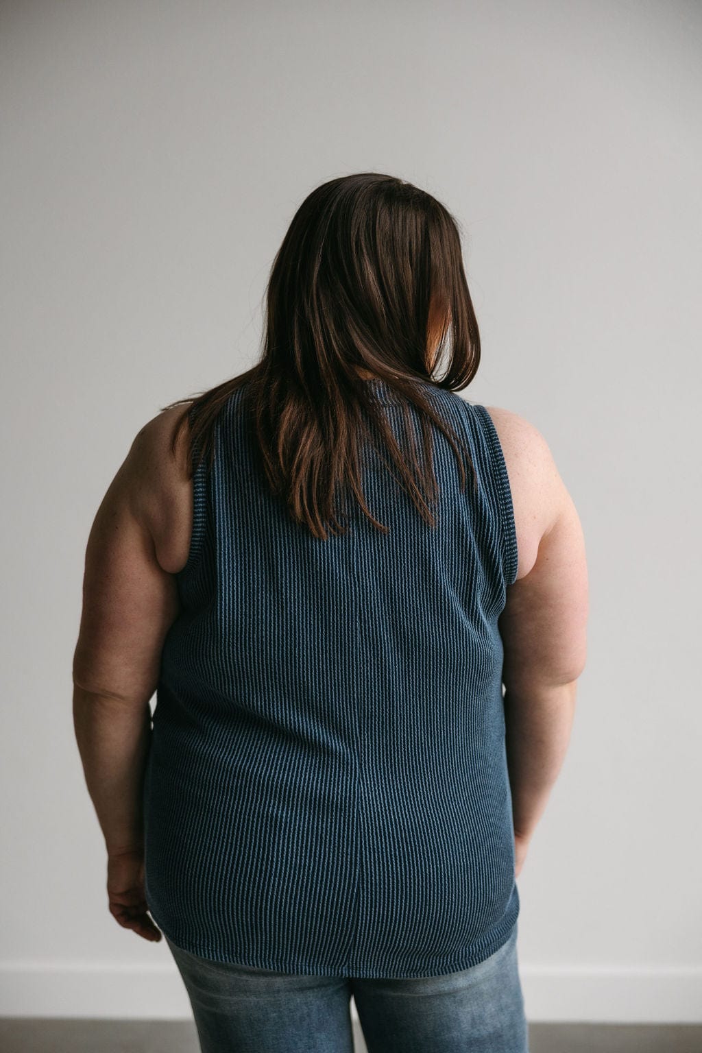 TEXTURED V - NECK TANK WITH WIDE STRAPS IN DARK HORIZON - Love Marlow