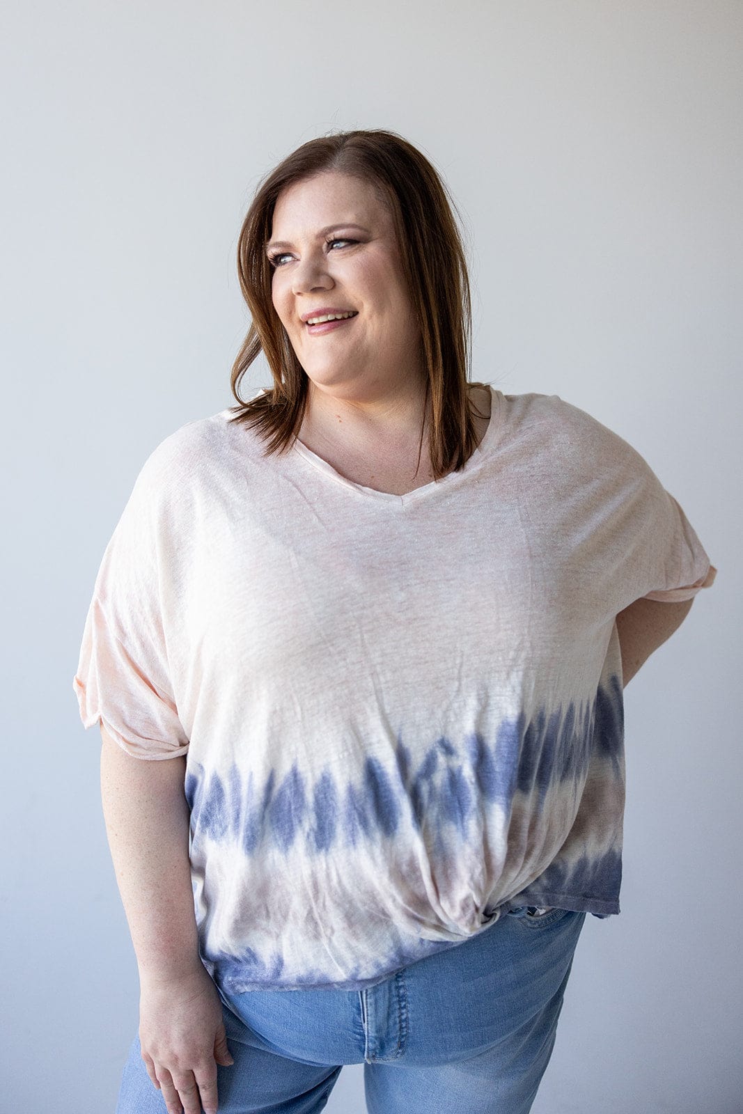 TIE DYE CROPPED TEE IN PEARL - Love Marlow