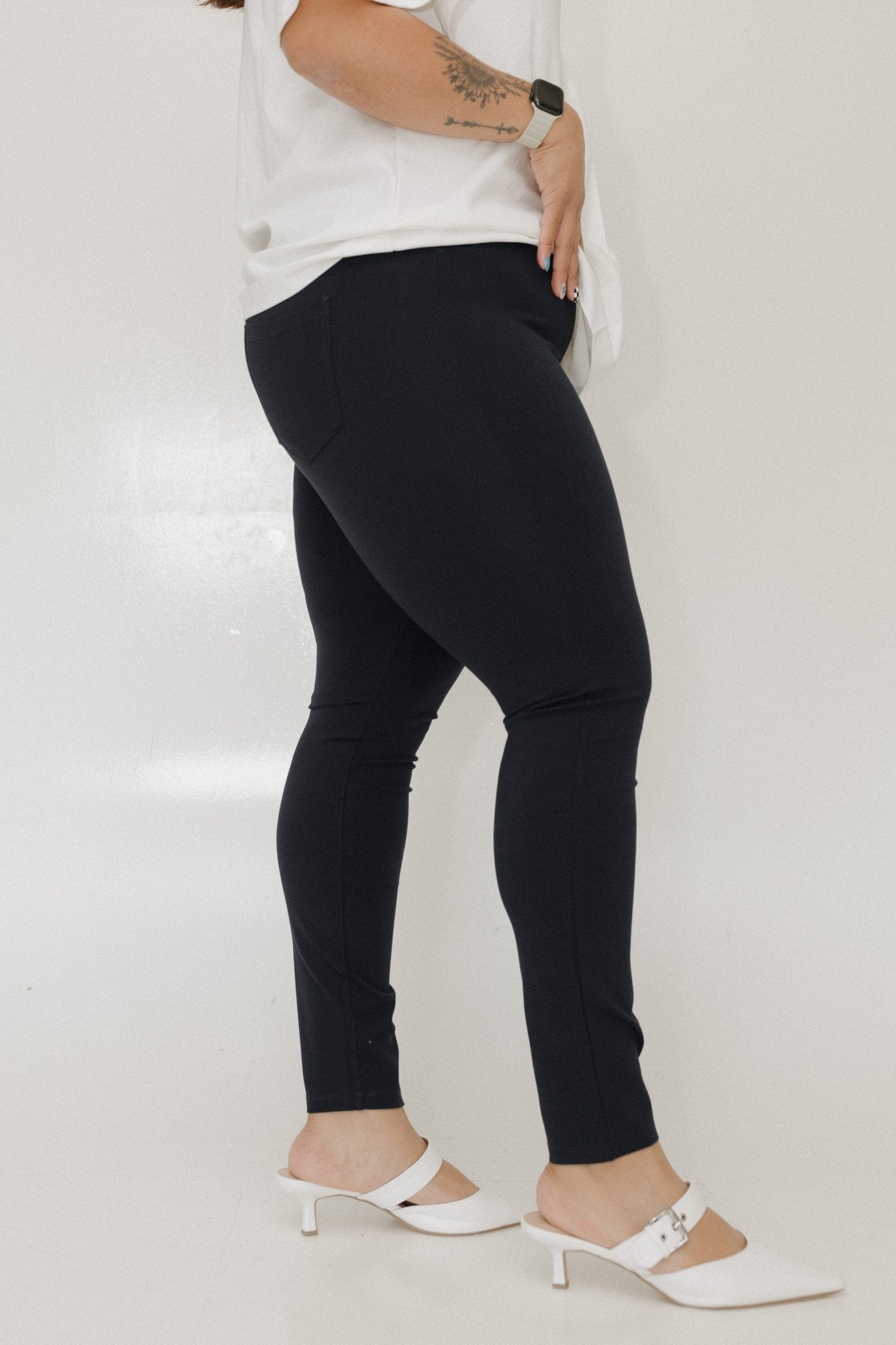 TREGGING IN DEEP NAVY - Love Marlow