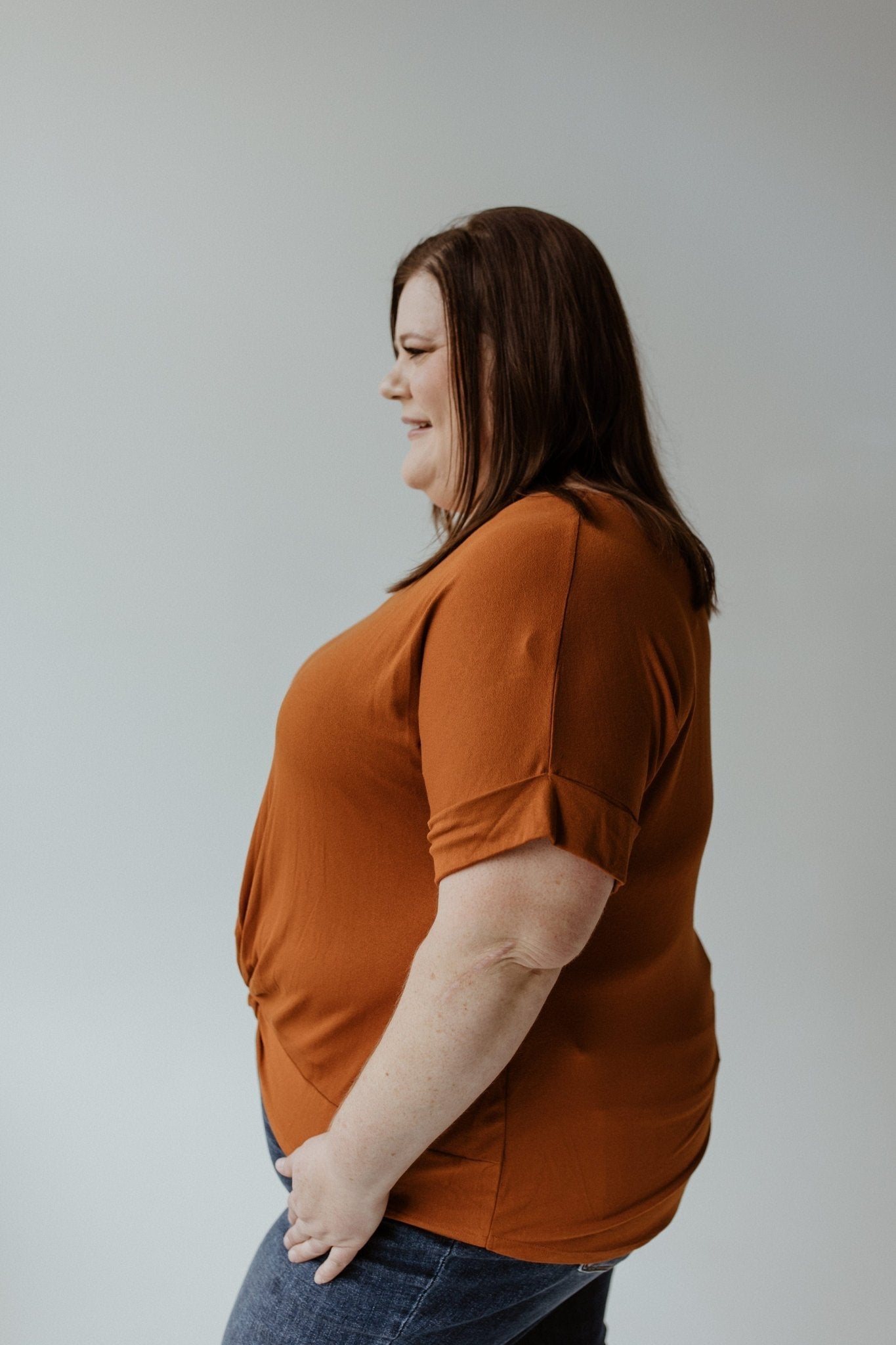 TWIST FRONT TEE IN TANDOORI - Love Marlow