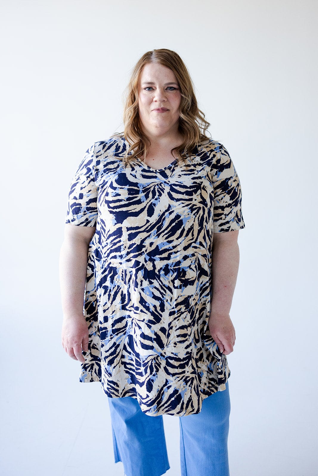 V - NECK ABSTRACT PALM PRINT TUNIC - Love Marlow