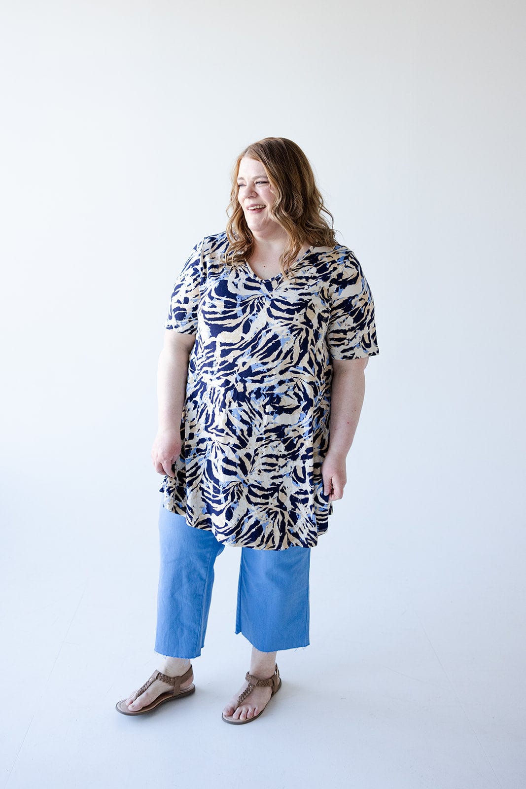 V - NECK ABSTRACT PALM PRINT TUNIC - Love Marlow