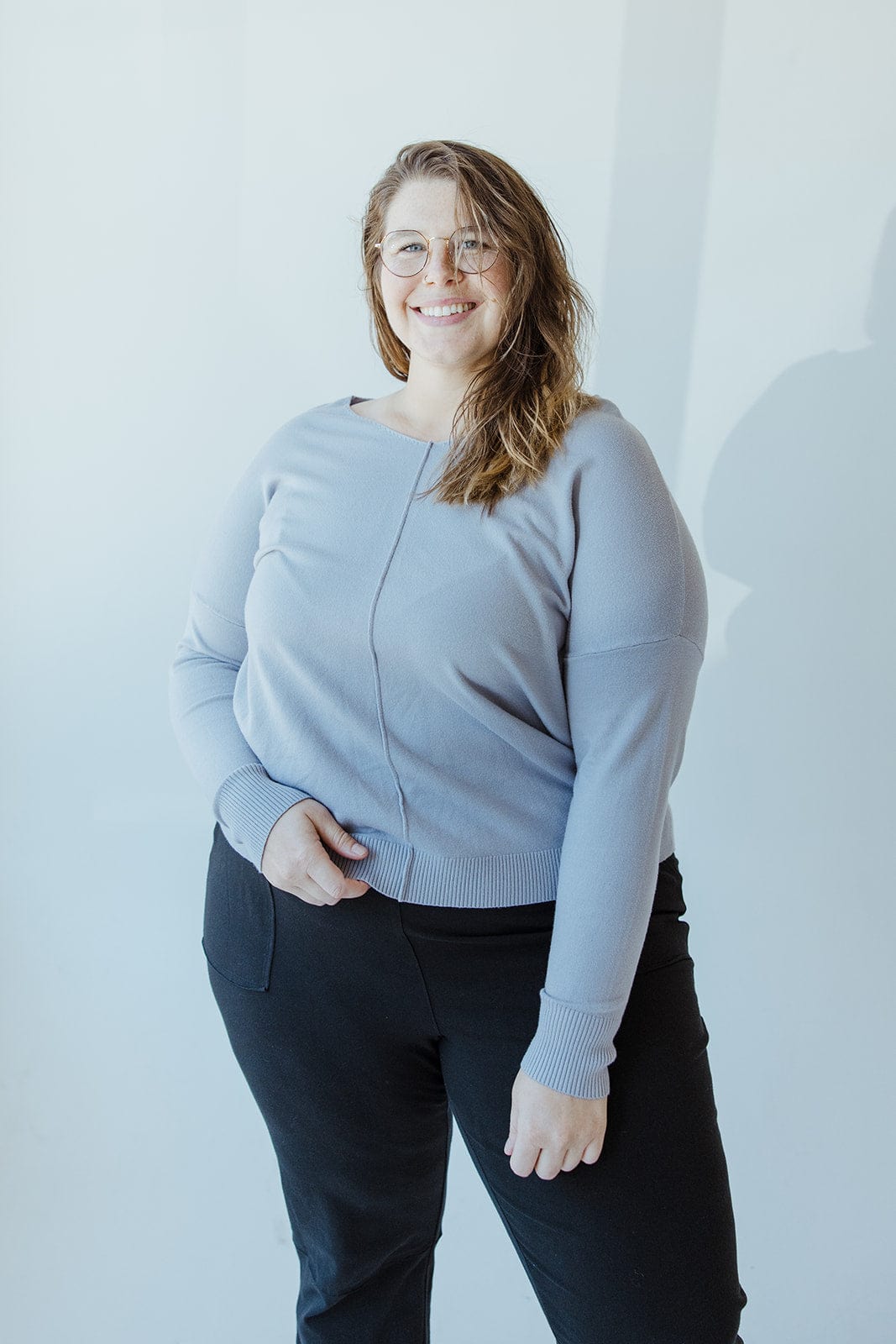 V - NECK FRONT SEAM SWEATER IN PLATINUM - 2x - Love Marlow