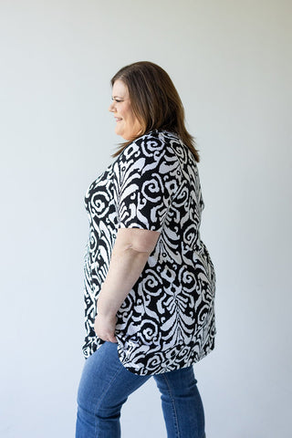 V - NECK TUNIC TEE IN ABSTRACT PRINT - Love Marlow