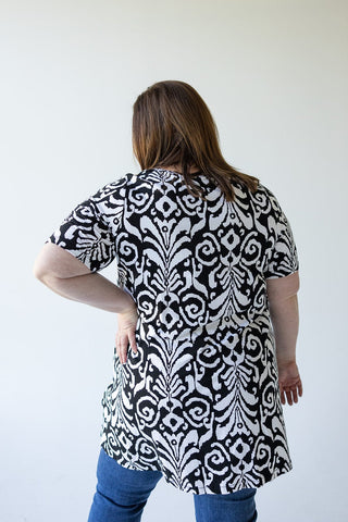 V - NECK TUNIC TEE IN ABSTRACT PRINT - Love Marlow