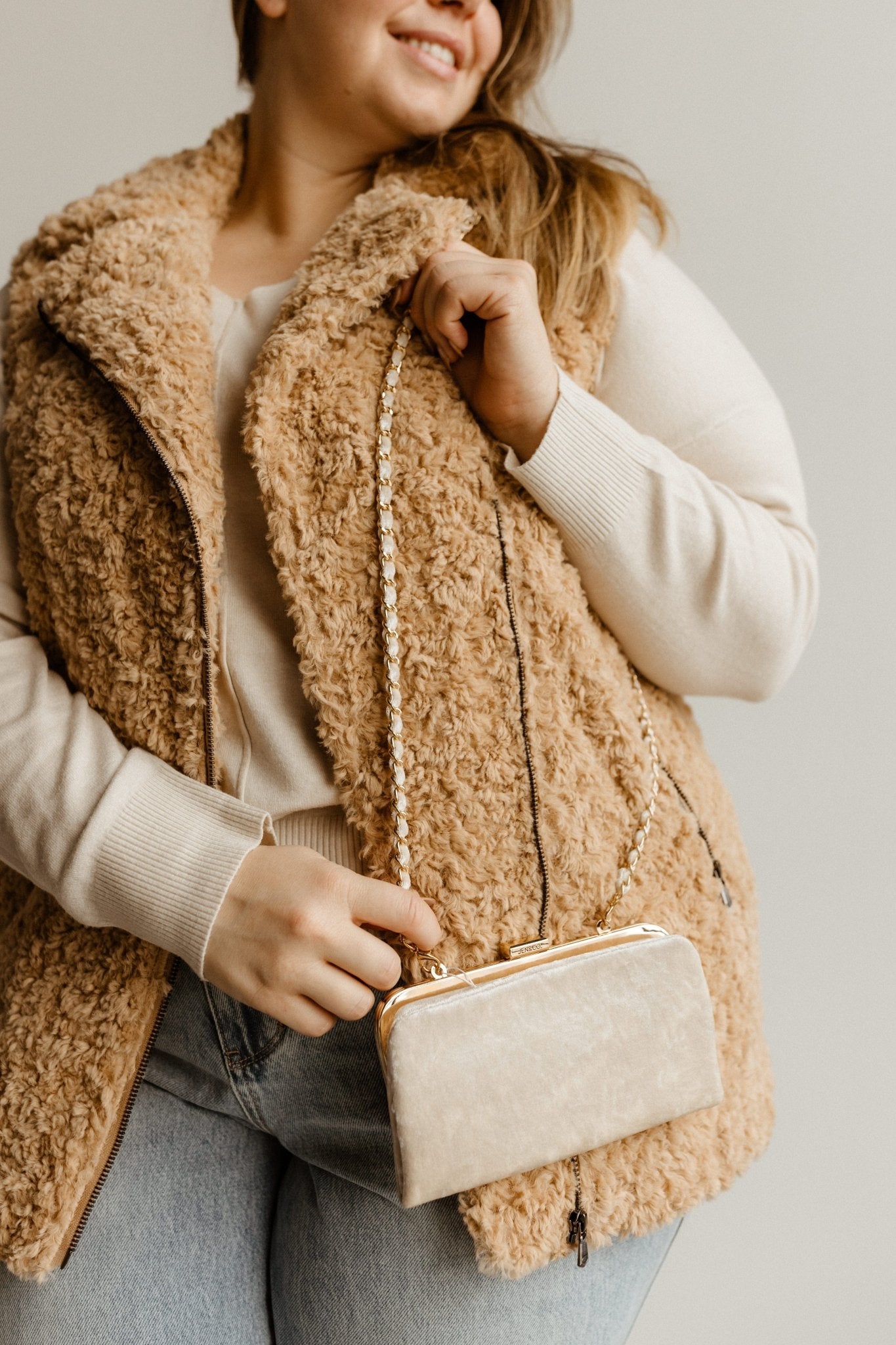 VELVET WALLET WITH CHAIN SHOULDER STRAP IN SNOW - Love Marlow