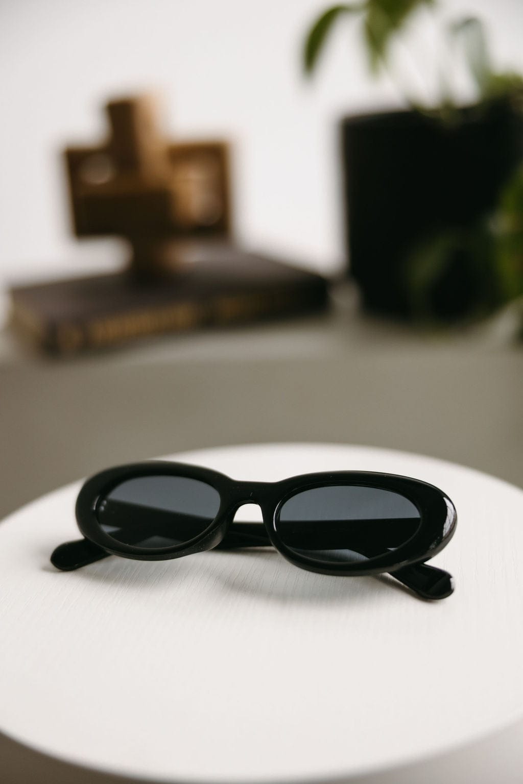 VENICE SUNGLASSES IN BLACK - Love Marlow