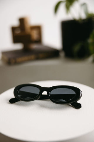 VENICE SUNGLASSES IN BLACK - Love Marlow