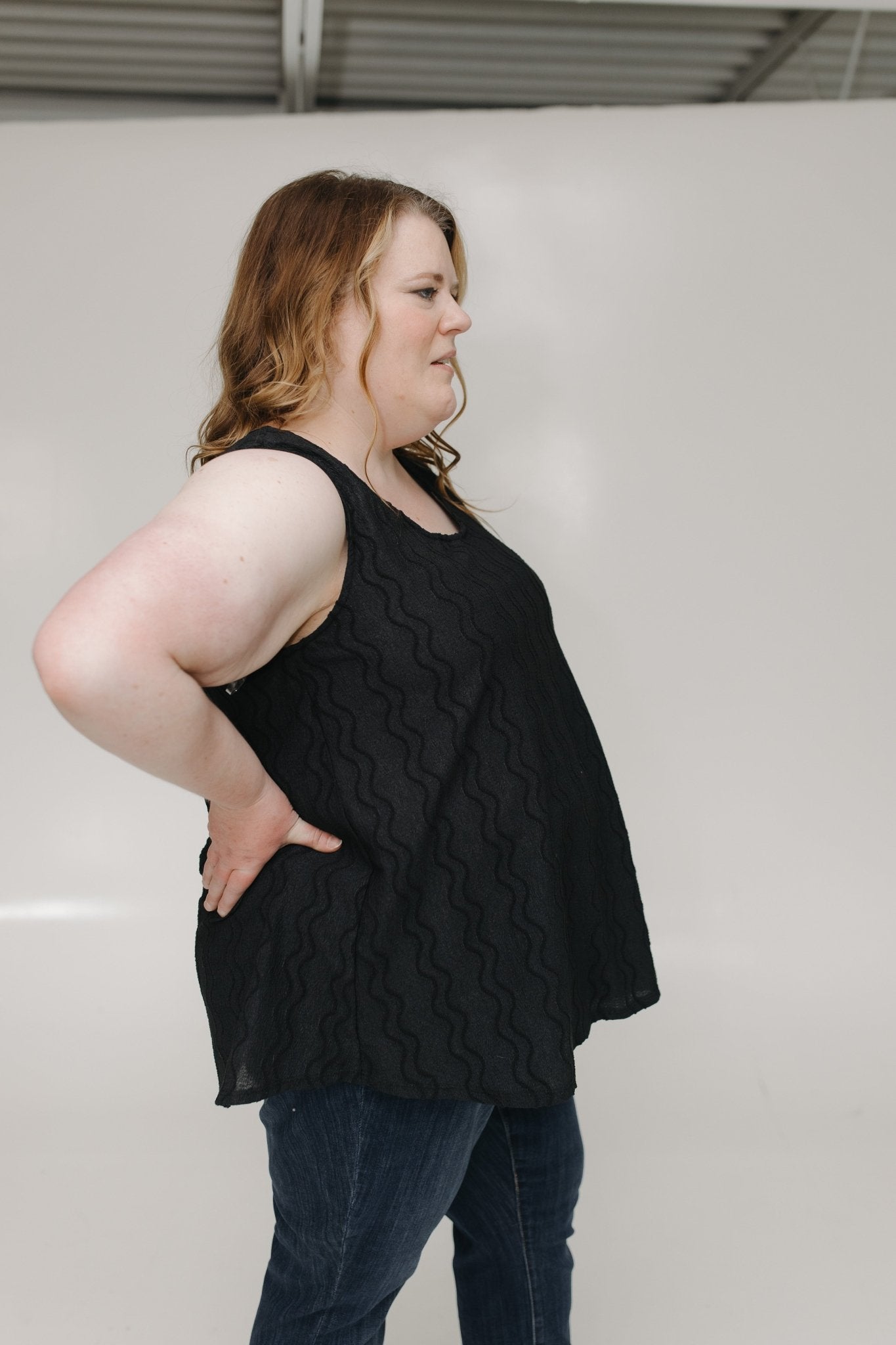 VERTICAL TEXTURED TANK IN BLACK - Love Marlow