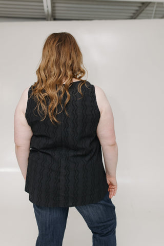 VERTICAL TEXTURED TANK IN BLACK - Love Marlow