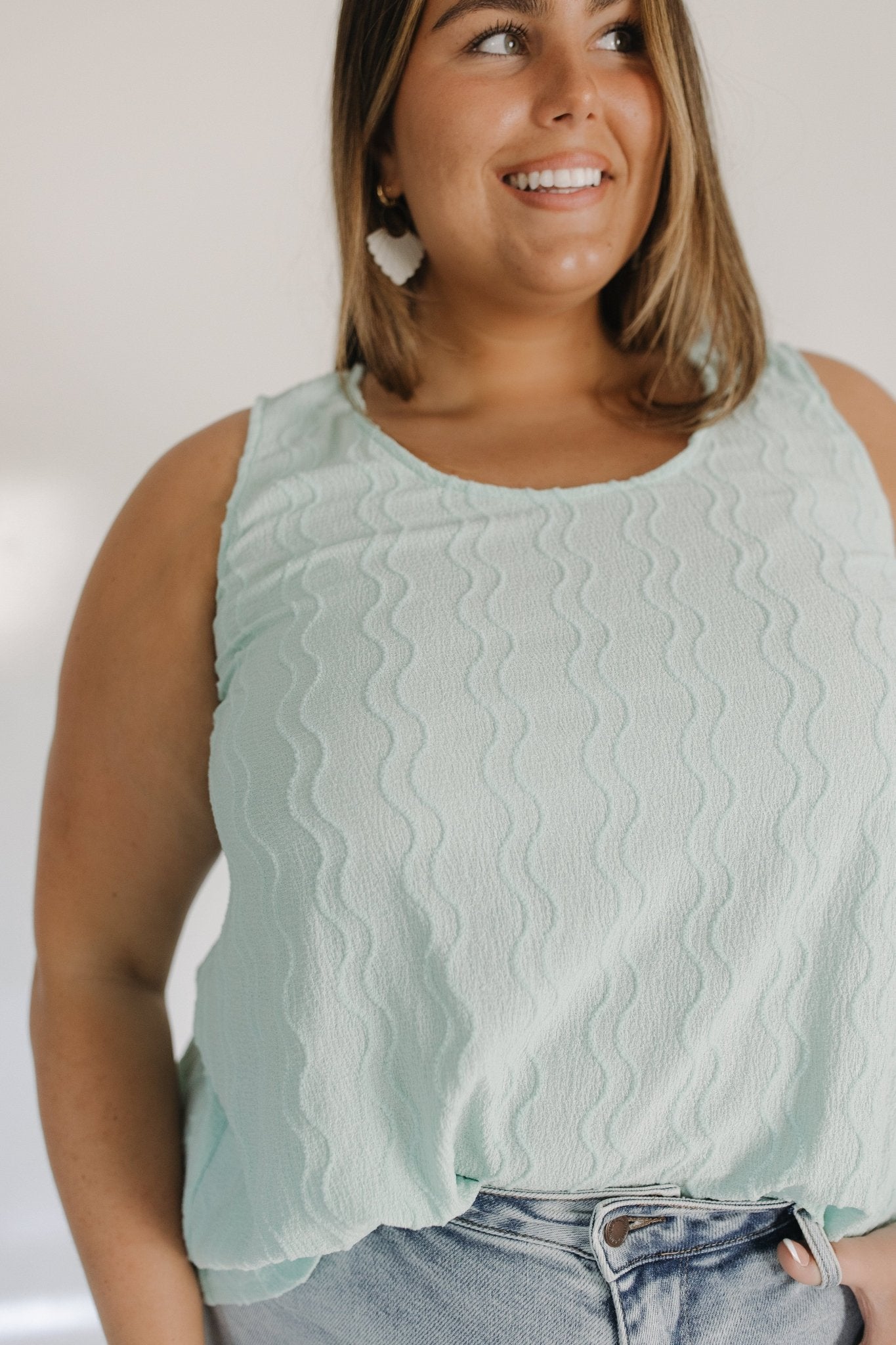 VERTICAL TEXTURED TANK IN MINT - Love Marlow