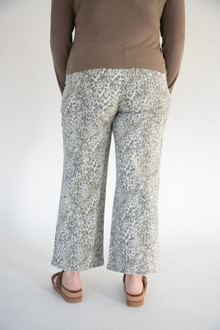 Vervet Leopard Baggy Wide Jeans – Grey - Love Marlowjeans
