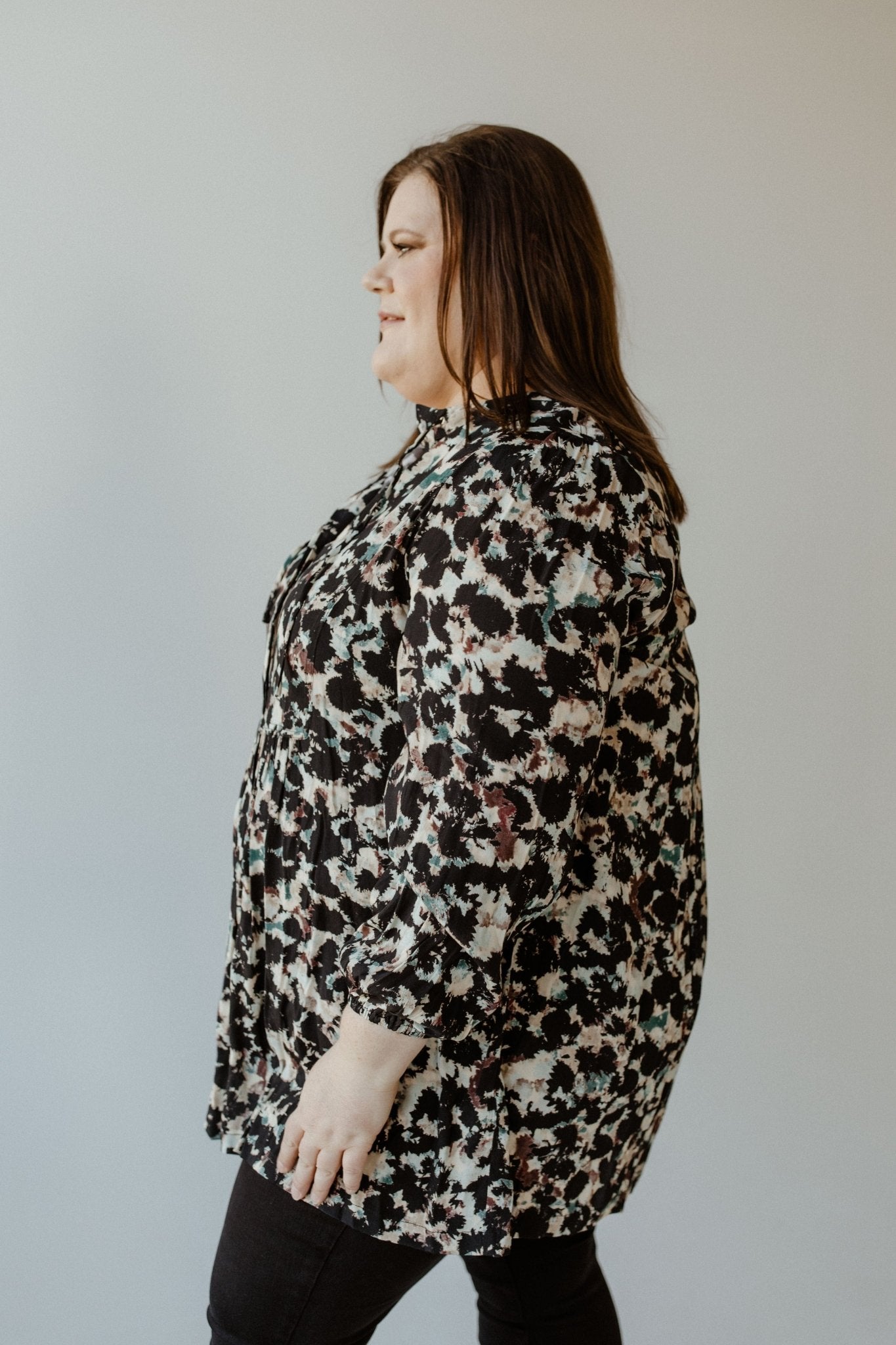 WATERCOLOR PATTERN TUXEDO FRONT BLOUSE - Love Marlow