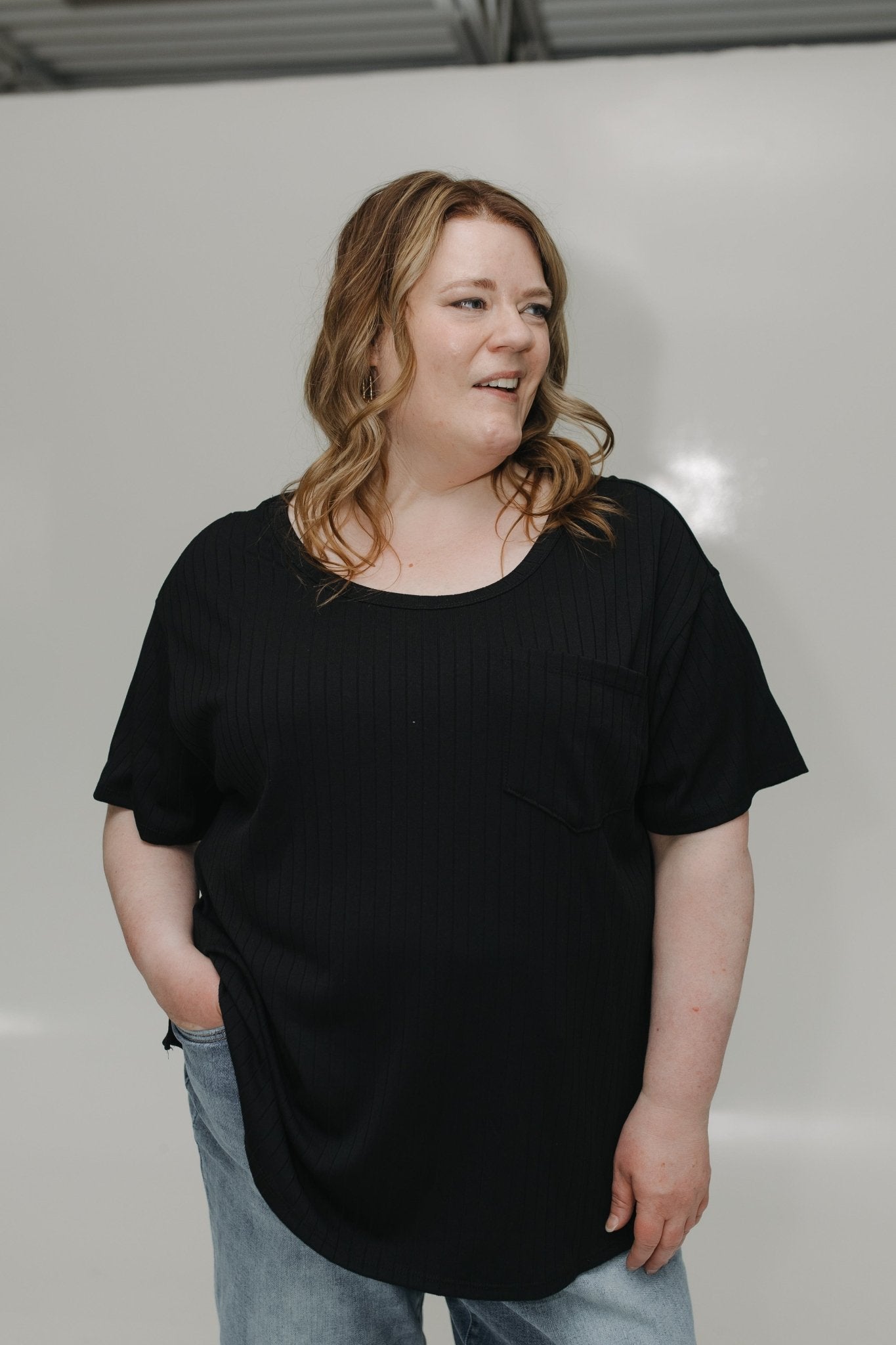 WIDE RIBBED BOYFRIEND TEE IN BLACK - Love Marlow