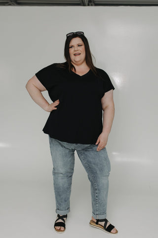 WIDE RIBBED V - NECK BOYFRIEND TEE IN BLACK - Love Marlow