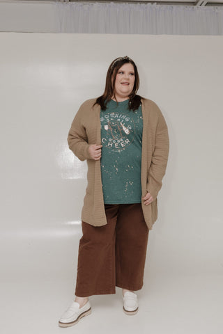 "WORKING ON MY GOOD CHEER" GRAPHIC TEE - Love Marlow