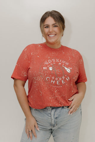 "WORKING ON MY GOOD CHEER" GRAPHIC TEE IN CANDY - Love Marlow