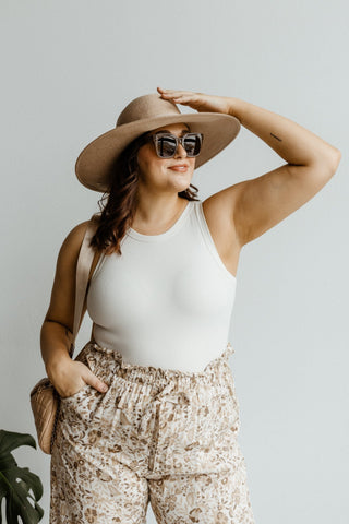 WOVEN BEACH HAT IN TAUPE - Love Marlow