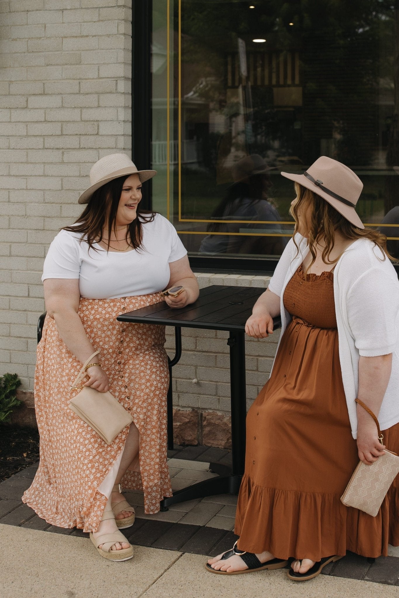 WOVEN DIAMOND PATTERN CLUTCH WITH FAUX LEATHER IN MAUVE - Love Marlow