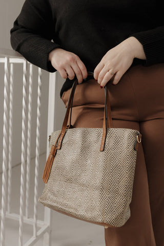 WOVEN DIAMOND PATTERN FABRIC AND FAUX LEATHER PURSE - Love Marlow