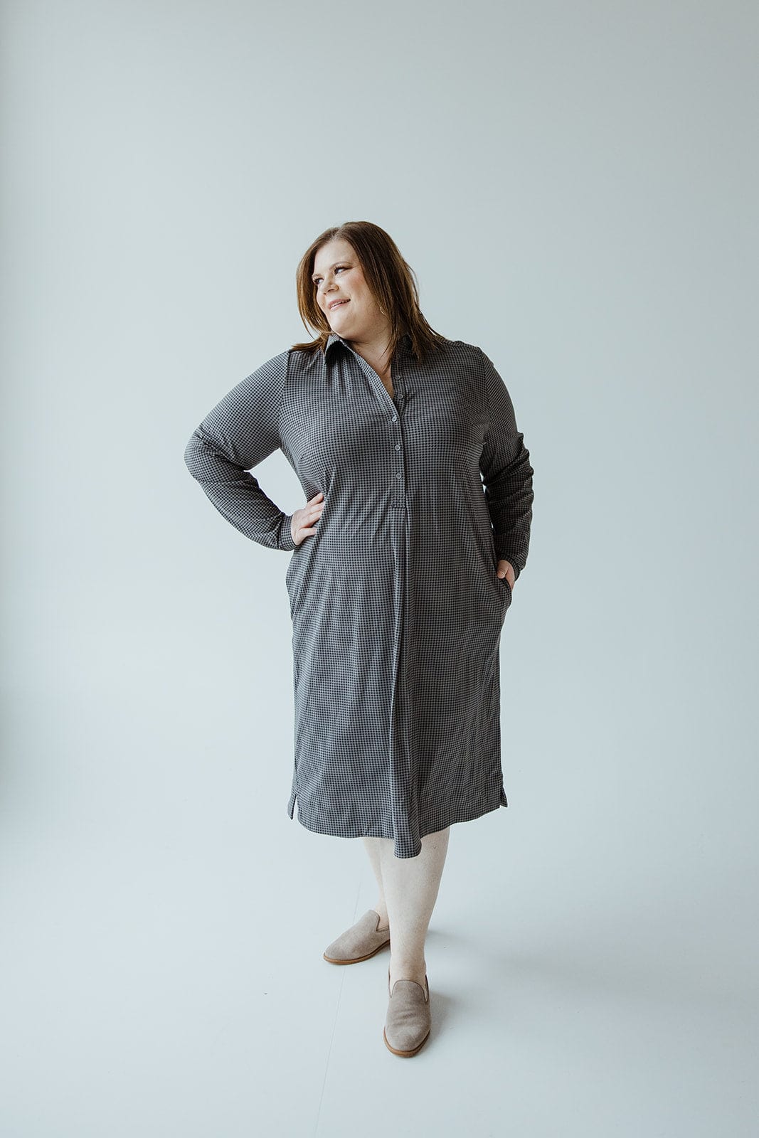 WRINKLE FREE SHIFT DRESS IN HOUNDSTOOTH - Love Marlow