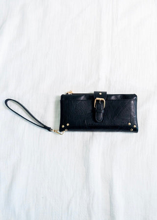 WRISTLET WALLET WITH BUCKLE DETAIL IN BLACK - Love Marlow