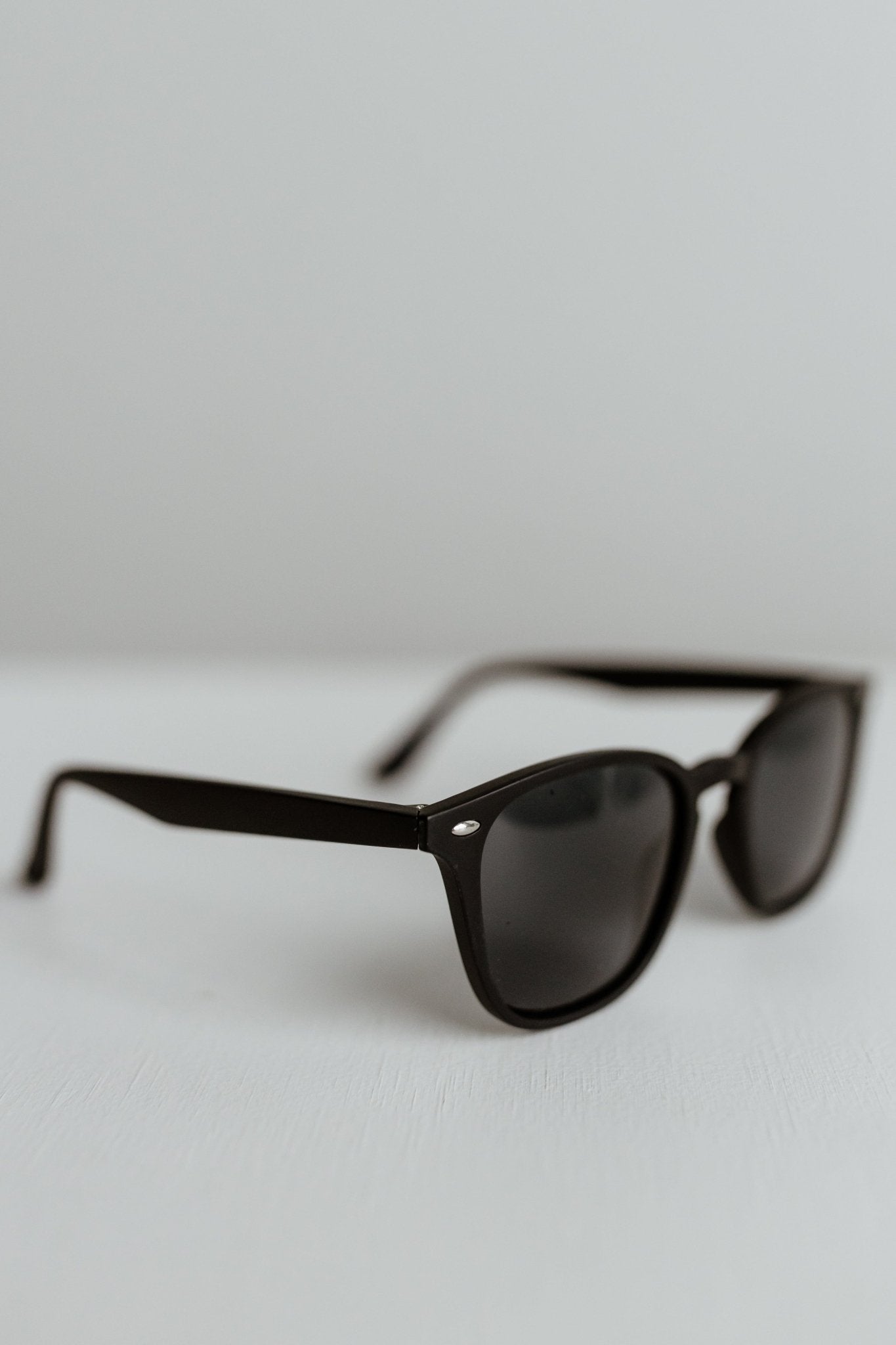 ZANZIBAR SUNGLASSES IN MATTE BLACK - Love Marlow