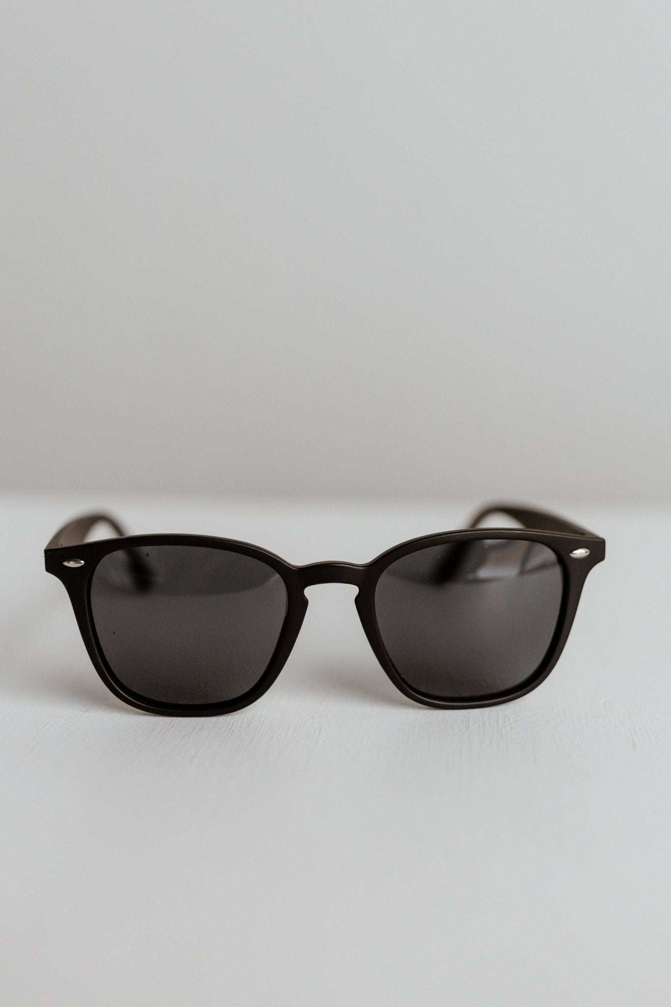ZANZIBAR SUNGLASSES IN MATTE BLACK - Love Marlow