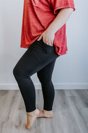 ACTIVEWEAR LEGGING WITH POCKETS IN BLACK