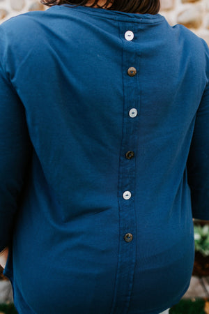 BACK BUTTON DETAIL TEE IN PACIFIC