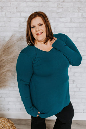 BASIC LONG-SLEEVE ROUND NECK TEE IN TEAL