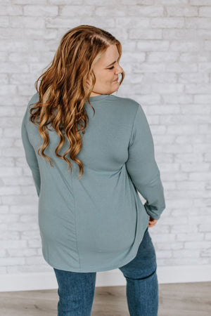 BASIC LONG-SLEEVE ROUND NECK TEE IN WINTER TIDAL WATER
